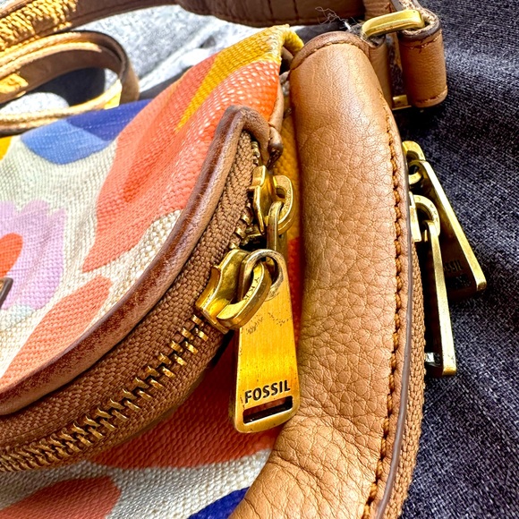 Used backpack in good condition - Picture 2 of 4